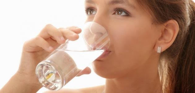 ما هي فوائد شرب الماء الدافئ