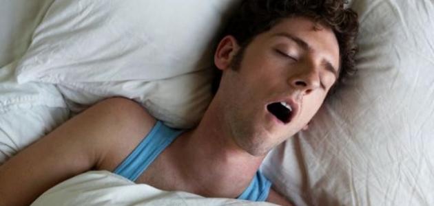ما هي أسباب ضيق التنفس أثناء النوم