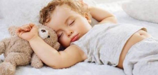 كيف أساعد طفلي على النوم لوحده