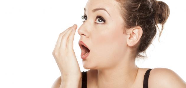 كيفية إزالة رائحة الثوم من الفم