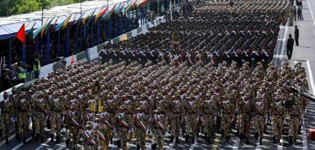 كم عدد جيش إيران