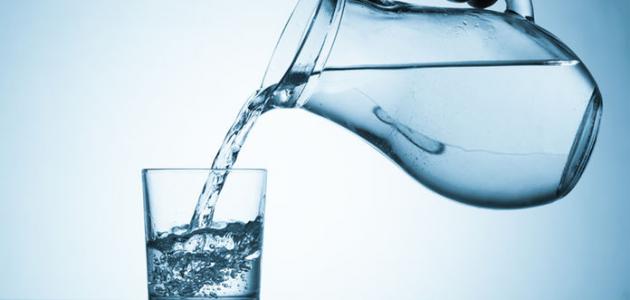 كم نسبة الماء في جسم الإنسان