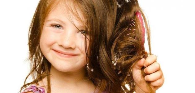 وصفة طبيعية لتنعيم شعر الأطفال