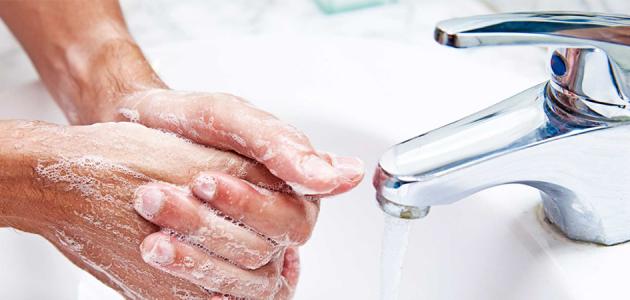 طريقة تنظيف اليدين