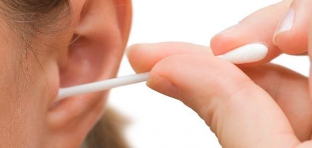 طريقة إزالة الشمع من الأذن
