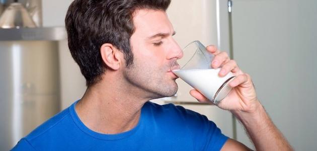 فوائد شرب الحليب على الريق