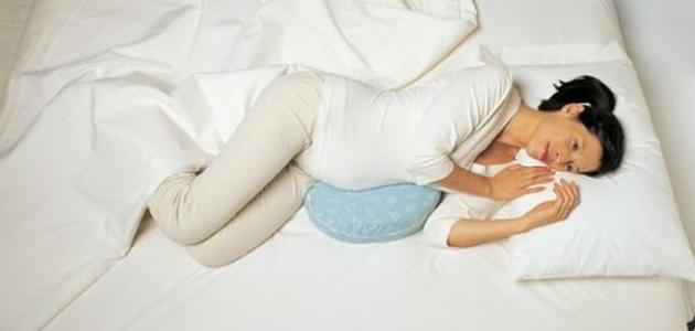 طريقة نوم الحامل في الشهر الرابع