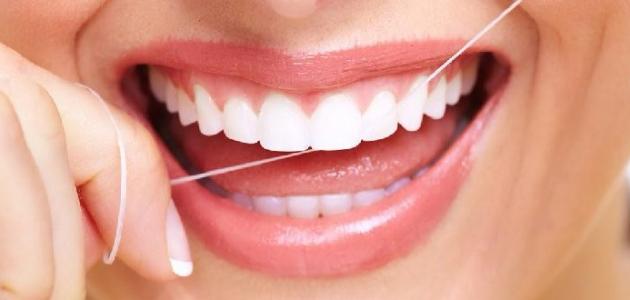 طريقة سهلة لتبييض الأسنان