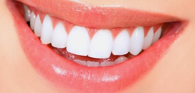 فوائد الخل الأبيض للأسنان