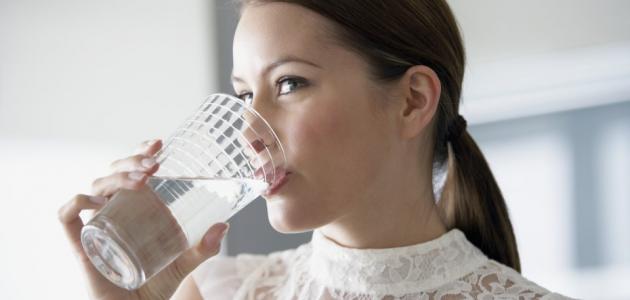 7 فوائد مدهشة لشرب الماء الدافىء في الصباح
