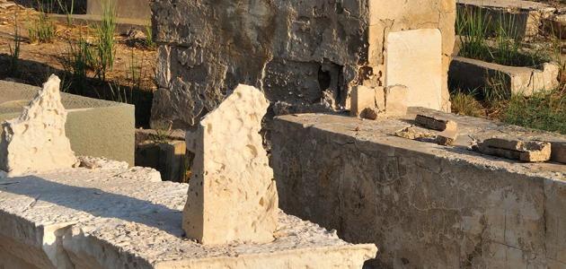 كيف اكتشف الإنسان طريقة دفن الميت