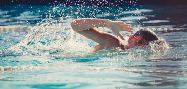 ما هي فوائد السباحة للجسم