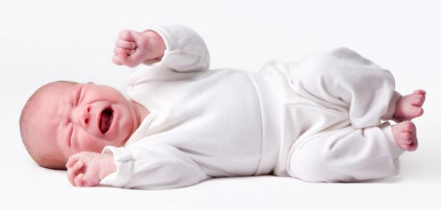 فوائد بكاء الطفل حديث الولادة