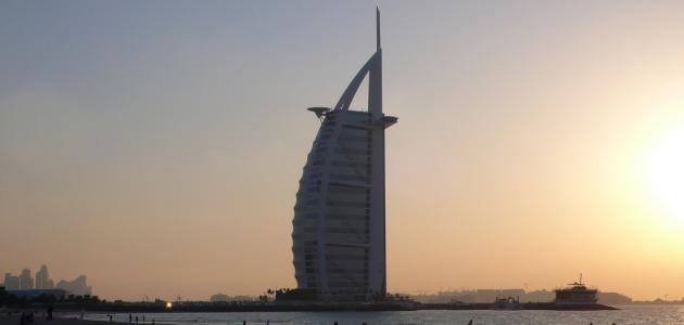 يزيد ارتفاع برج العرب