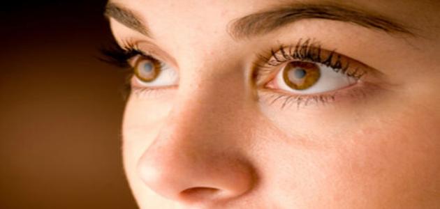 هل زغللة العين من أعراض الحمل
