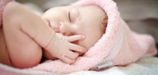 كيف أساعد طفلي الرضيع على النوم