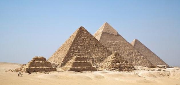 أين توجد الأهرامات في مصر