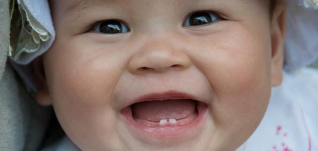 ما هي أعراض ظهور الأسنان عند الأطفال