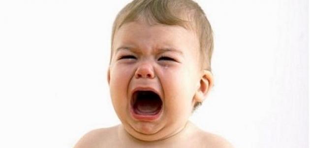 هل البكاء مفيد للطفل