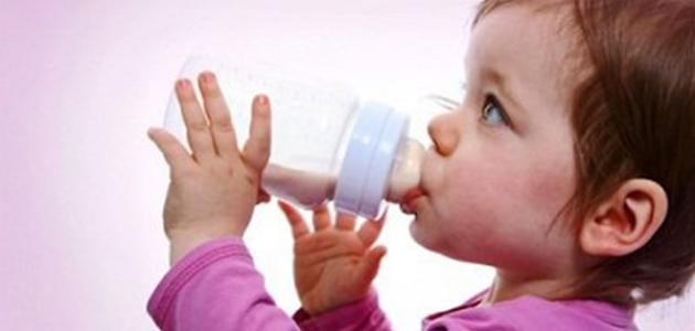 طريقة فطام الطفل عن الرضاعة الصناعية