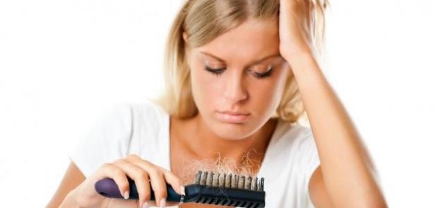 كيف تعالج تساقط الشعر عند النساء