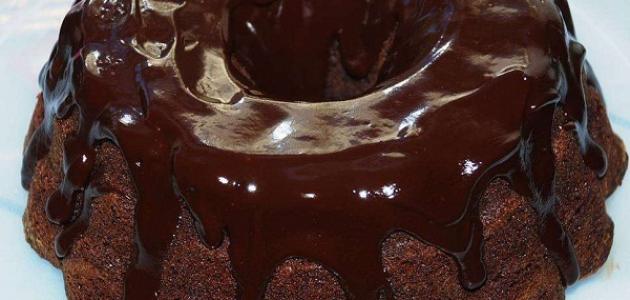 طريقة عمل كيكة بصلصلة الشوكولاتة