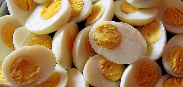 عدد السعرات الحرارية في البيض المسلوق