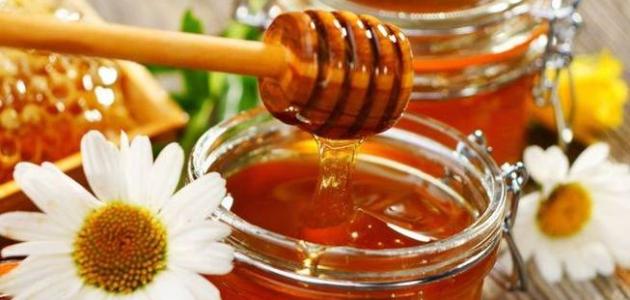 فوائد العسل للشعر المتقصف