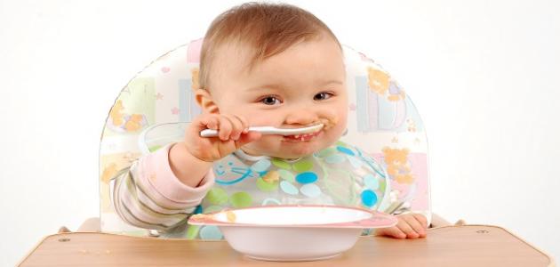 كيفية غذاء الطفل الرضيع
