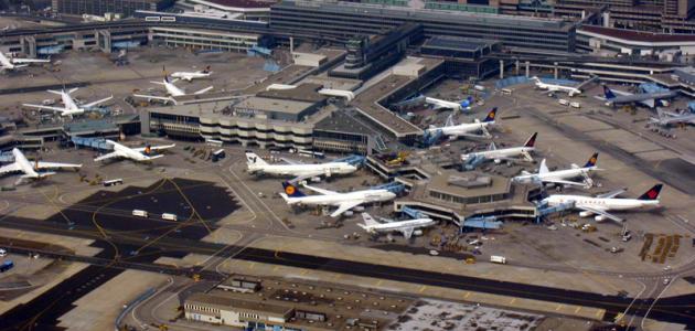 أين يقع مطار فرانكفورت
