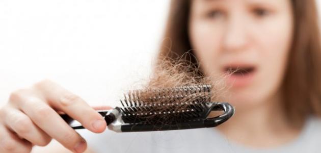 أسباب تساقط الشعر للنساء
