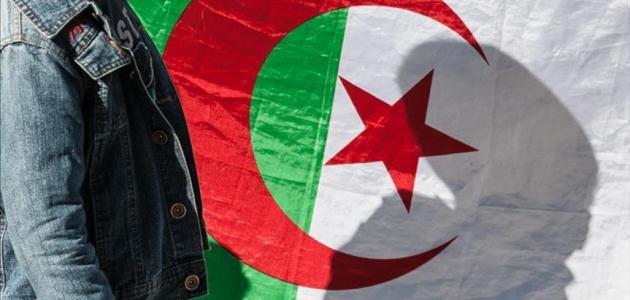 مقومات المجتمع الجزائري